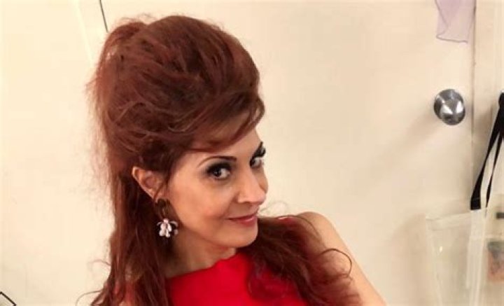 Callie Thorne Height, Weight, Measurements, Bra Size, Shoe Size