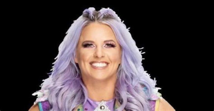 Candice LeRae Height, Weight, Measurements, Bra Size, Shoe Size