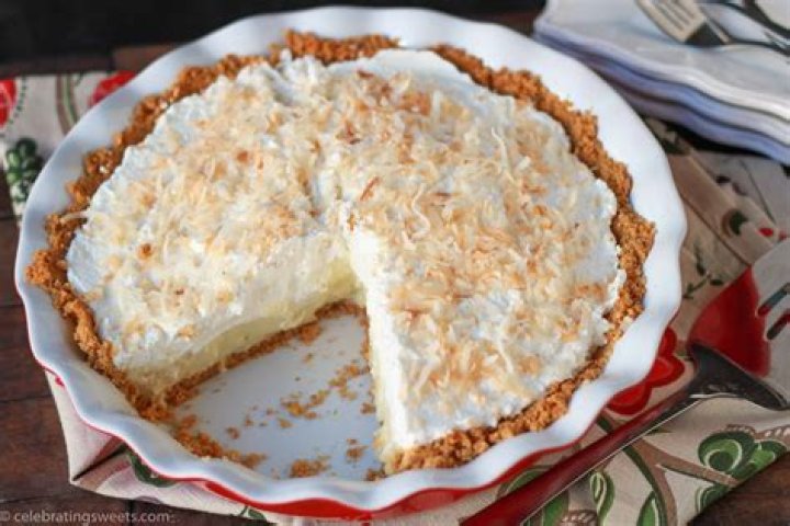 Coconut Cream Pie with Graham Cracker Crust