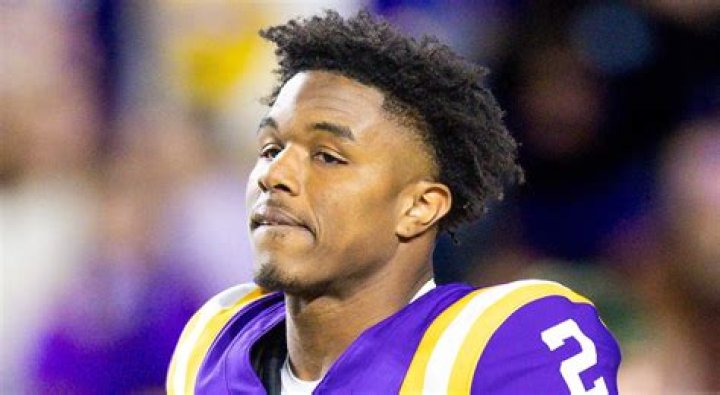 Jake Lacy Height, Weight, Body Measurements, Shoe Size