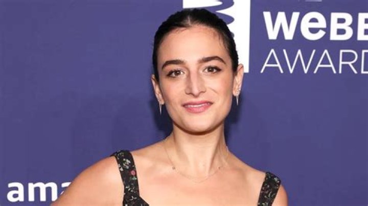 Jenny Slate Net Worth: Details About Age, Career, Film, Income, Bf, Cars - SarkariResult