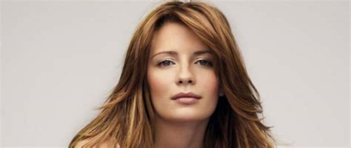 Mischa Barton Height, Weight, Body Measurements, Bra Size, Shoe Size