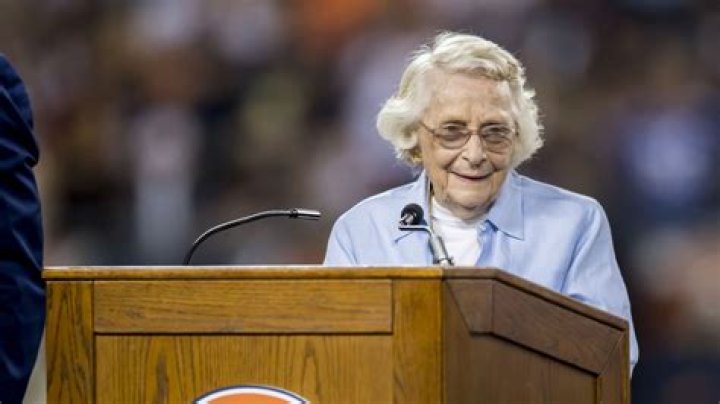 Virginia Halas McCaskey Net Worth: Details About Age, Business, Career - SarkariResult